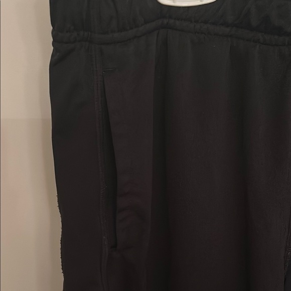 Nike Boys Black Athletic Shorts, size Youth M - Picture 2 of 6